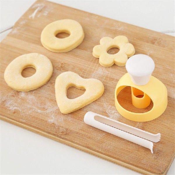 速发DIY Desserts Bread Cutting Maker Creative Donut Mold 箱包皮具/热销女包/男包 包袋配件 原图主图