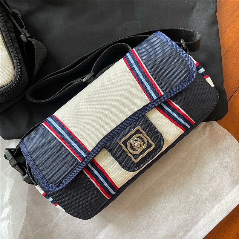 中古运动休闲彩色条纹蓝白拼色撞色帆布翻盖斜挎邮差包男女,箱包皮具/热销女包/男包,小方包,淘宝优惠券,粉丝福利购,淘宝优惠卷