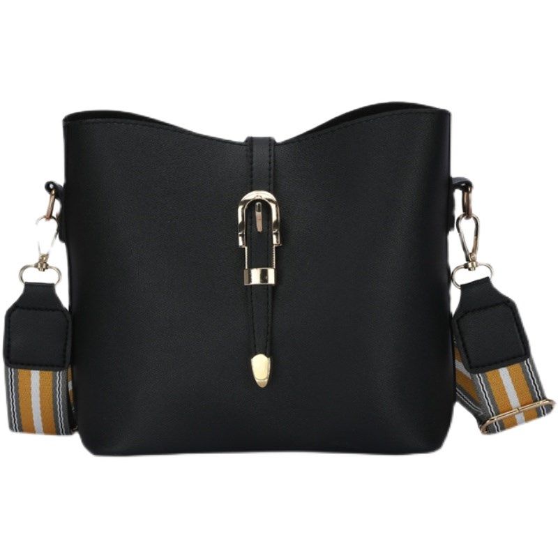 大包包2024新款潮宽带斜挎包女包春夏质感单肩包大容量通勤水桶包,箱包皮具/热销女包/男包,水桶包,淘宝优惠券,粉丝福利购,淘宝优惠卷