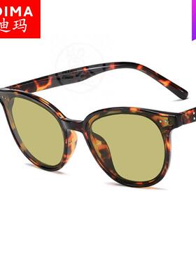 新品。Fashion Sunglasses personality tend SungRlasses tend m