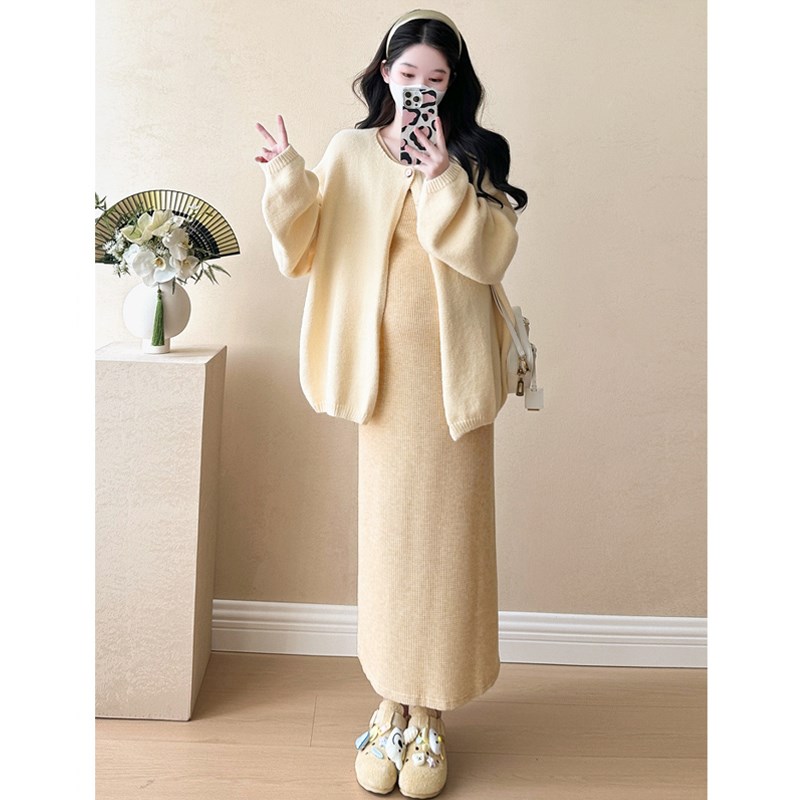 孕妇装春秋季外穿套装时尚新款宽松嫩黄毛衣开衫背心连衣裙两件套