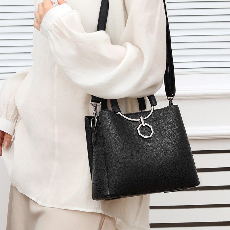 2024新款水桶包女斜挎包百搭女包软皮女士小挎包简约时尚手提包包,箱包皮具/热销女包/男包,水桶包,淘宝优惠券,粉丝福利购,淘宝优惠卷