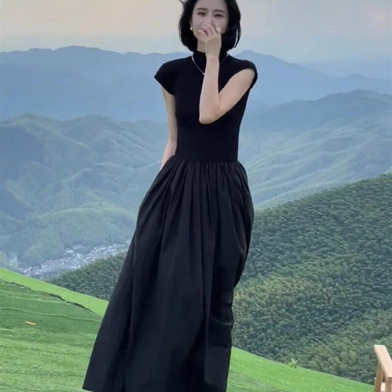 欧洲站法式轻奢赫本风小黑裙名媛气质小众设计感收腰显瘦连衣裙夏