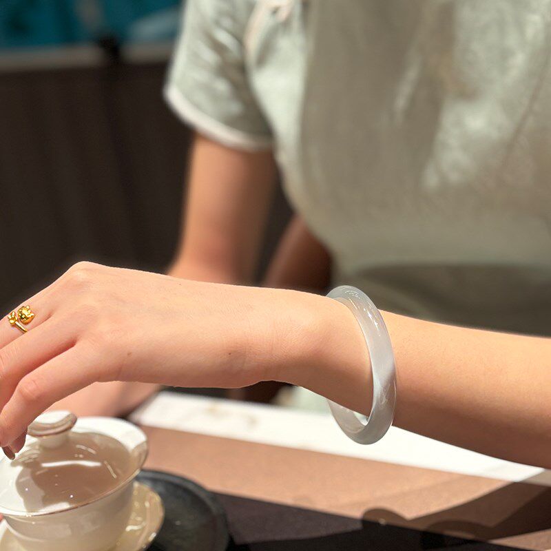 白月光手镯女款玉髓冰种冰透石英岩玉国风新中式荔枝冻贵妃银镯子