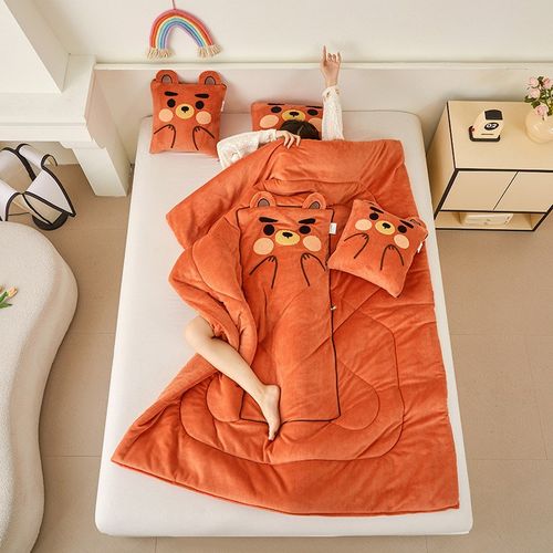 可爱抱枕被子两i用冬季汽车载靠垫毯子二合一沙发办公室午休盖毯