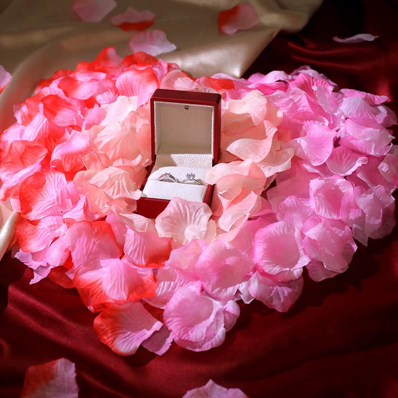现货速发玫瑰仿真花瓣婚礼布置装饰浪漫制造婚房手撒花床上假花婚