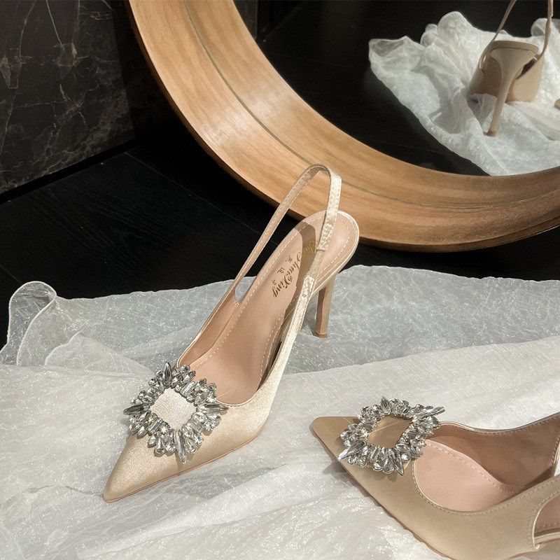 2024夏秋新款尖头法式绸缎跟鞋女细跟后空方扣水钻包头韩版凉鞋,女鞋,一字带凉鞋,淘宝优惠券,粉丝福利购,淘宝优惠卷