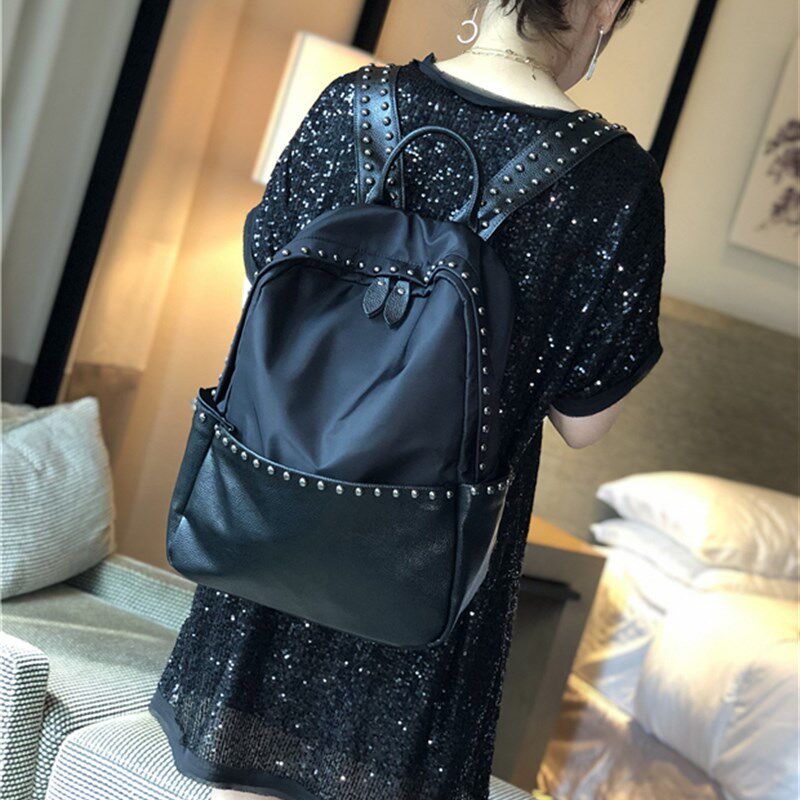 2020新款牛津布铆钉双肩包女包韩版潮大容量休闲旅行背包帆布书包