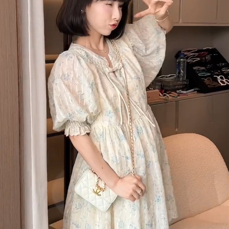 孕妇夏装连衣裙小个子网红刺绣薄款可H爱短款气质夏天薄款裙子夏