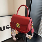 高级质感红色小包包2023u新款 女包流行爆款 宽肩带斜挎包新娘结婚