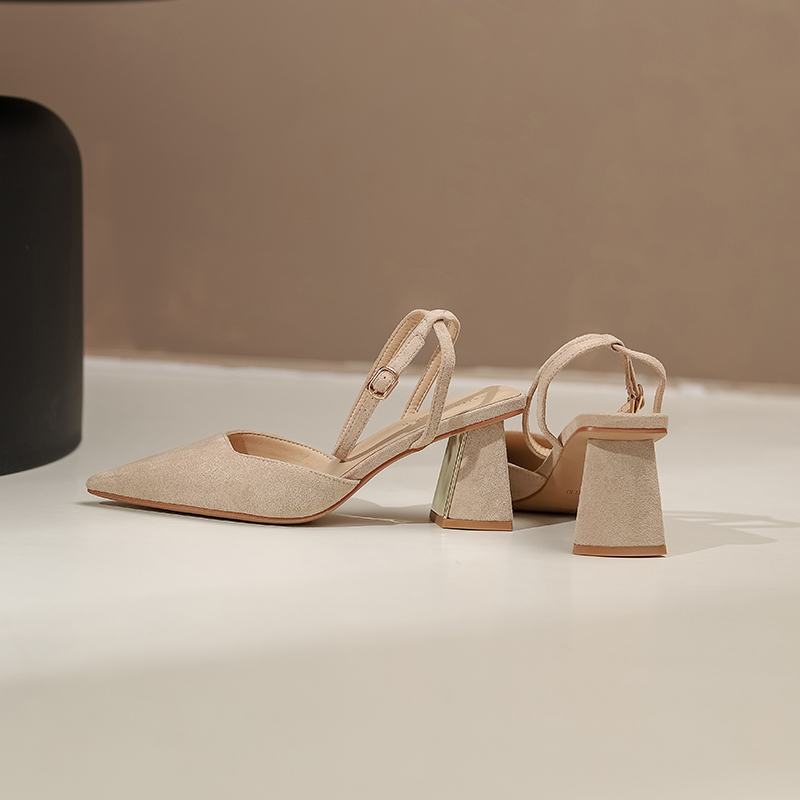 法式高级感包头凉鞋女2023年夏季新款一字扣带高跟鞋裸色粗跟单鞋