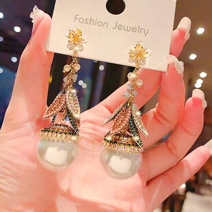 高级感气质镶钻长款耳环女2023年新款潮民族风气质大珍珠耳坠耳饰