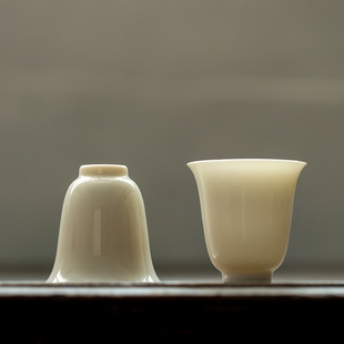 仿宋杏白品茗杯薄胎闻香杯功夫茶具手工茶杯家用主人杯定制个人杯