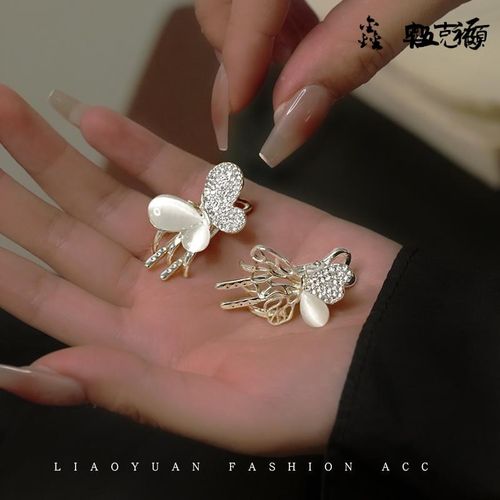 蝴蝶发夹女八字侧边超仙抓夹小号刘海夹子头饰高级感小巧发卡2023