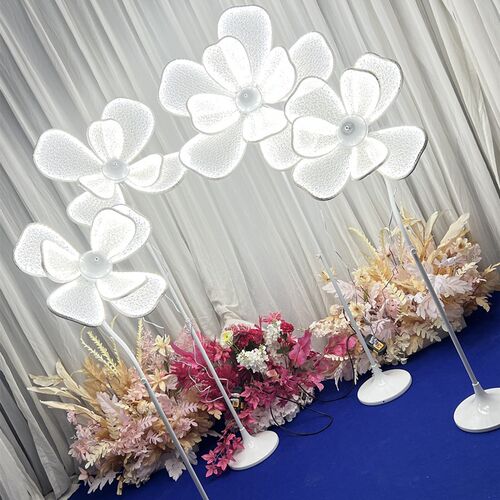 OD59婚c庆婚礼道具牡丹花发光路引灯t台蕾丝铁艺舞台场景装饰布艺