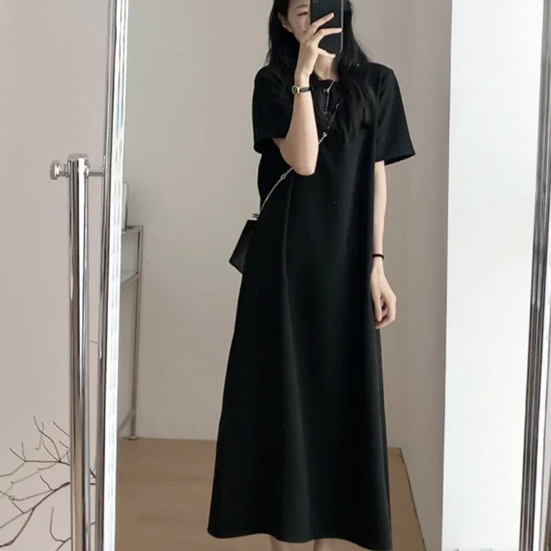 欧洲站新款法式轻奢赫本风小黑裙简约高级感休闲宽松显瘦连衣裙夏