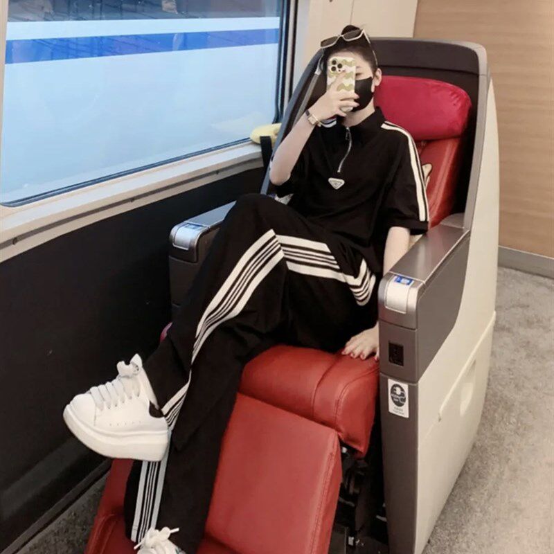 黑色运动短袖套装女夏小众设计感2022年新款休闲时尚修身两件套潮