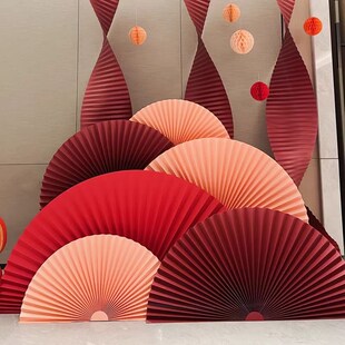 2025跨新年橱窗扇子折扇国风背景布置装饰公司前台年会装扮大纸扇