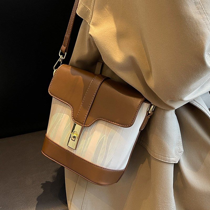 今年流行水桶包包女2024新款夏天百搭网红爆款高级感单肩斜挎小包,箱包皮具/热销女包/男包,通用款女包,淘宝优惠券,粉丝福利购,淘宝优惠卷