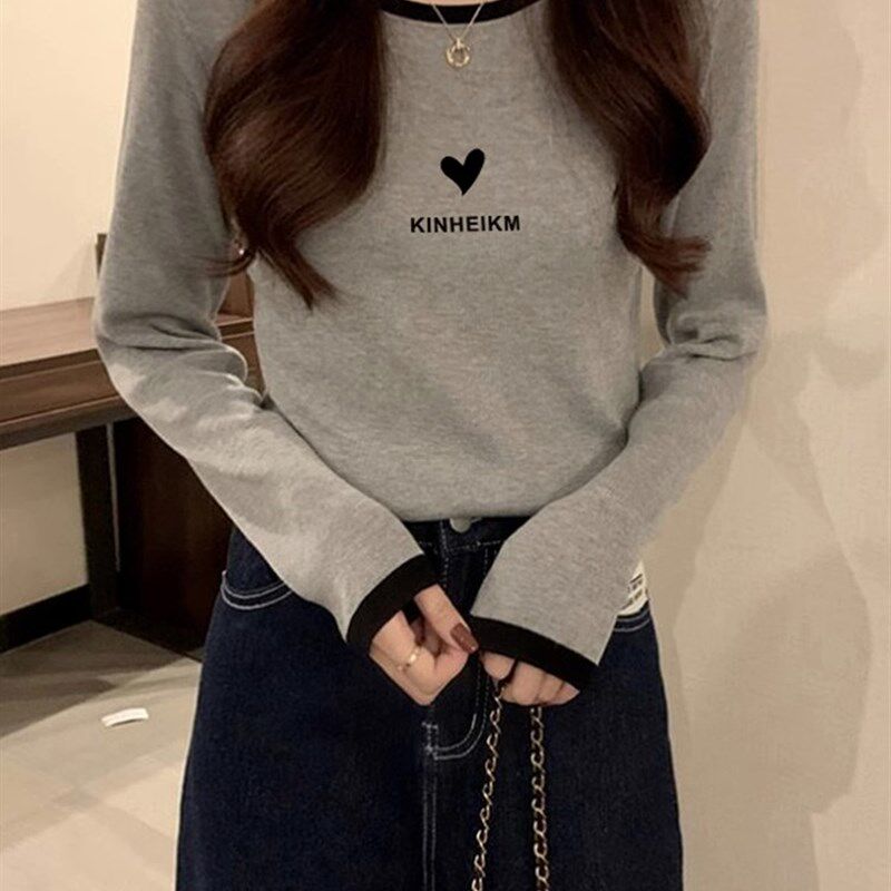圆领长袖T恤女秋冬磨毛撞色印花宽松休闲短款正肩U内搭打底衫上衣