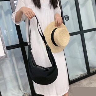 简约时尚大容量月亮挎包 防水潮流休闲单肩斜挎包大包包韩版女包