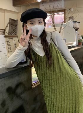 孕妇装高级感绿色丝绒吊带连衣裙女秋冬季法式复古气质两件套裙子