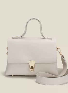 样板房女士包包衣帽间摆件衣柜装饰品黑色流苏手提包水桶包手拿包