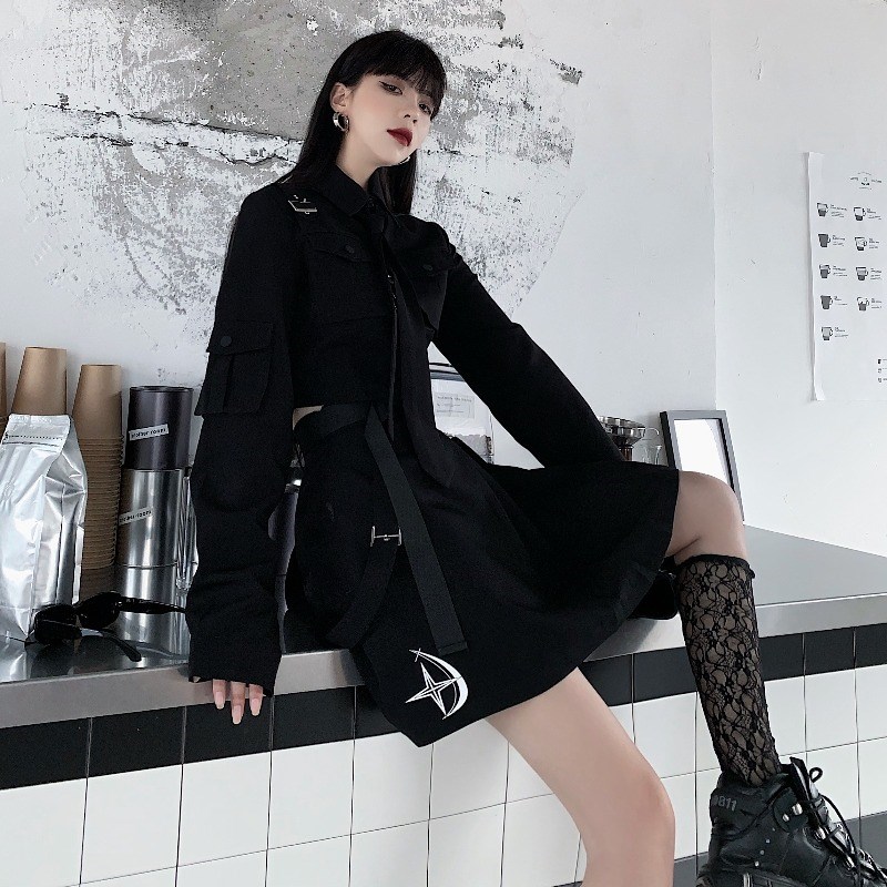 黑色百褶裙套装女秋季新款炸街辣B妹穿搭短款西装半身裙大码两件