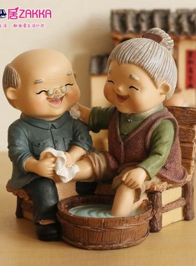 可爱老头老太太小车情侣车内装A饰品汽车吊脚摆件娃娃夫妻创意爱