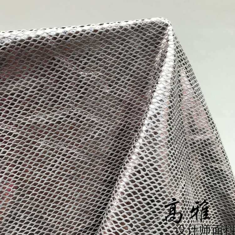 浅金色小鱼鳞纹仿皮革面料金属光泽装饰装修背景墙软包pu皮料仿皮