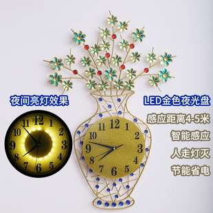 现代简约大气个性 免打孔时钟挂钟客厅家用时尚 创意夜光静音钟表