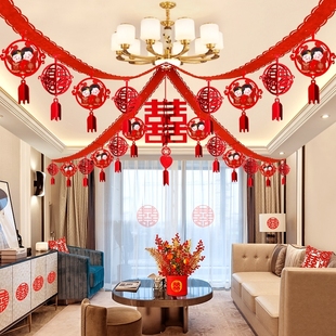 女方婚房布置简单大气新房v顶部装饰结婚客厅房顶彩带拉花彩条吊