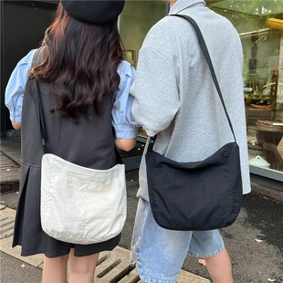 夏天超轻薄慵懒风斜挎包男生轻便休闲大挎包20P24新款通勤包单肩