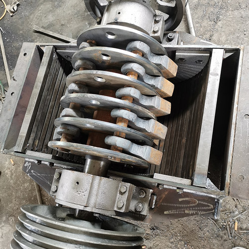 新品厂促锤式移i动破碎机鹅卵石制砂机建筑垃圾混凝土粉碎机煤矸