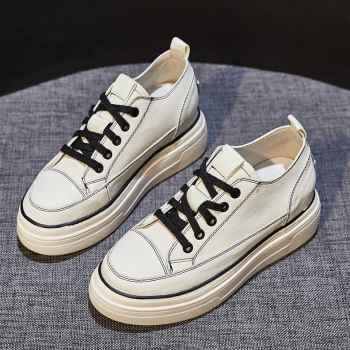 高档韩国小皮鞋女2o白022春季新款内时尚板鞋厚底百搭松糕休真