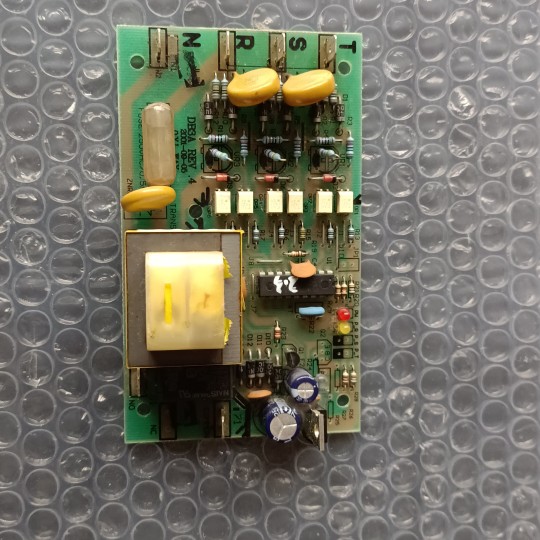 麦克维尔多联机空调配件:逆缺相保护器.相序板DB3A.REⅤ.4