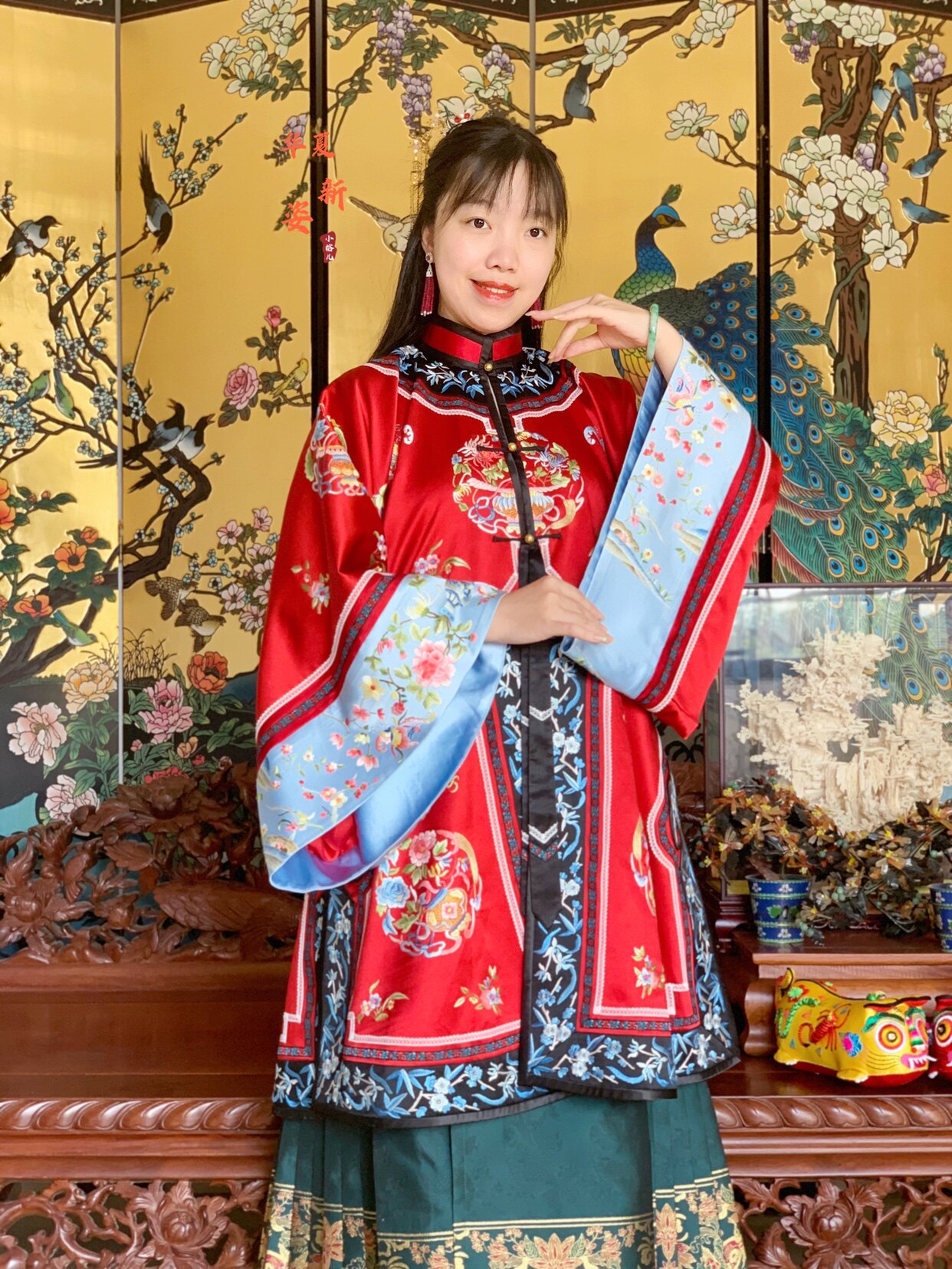 复古清宫氅衣红色真丝纯手工苏绣刺绣宝瓶博古纹清代汉女旗袍外套
