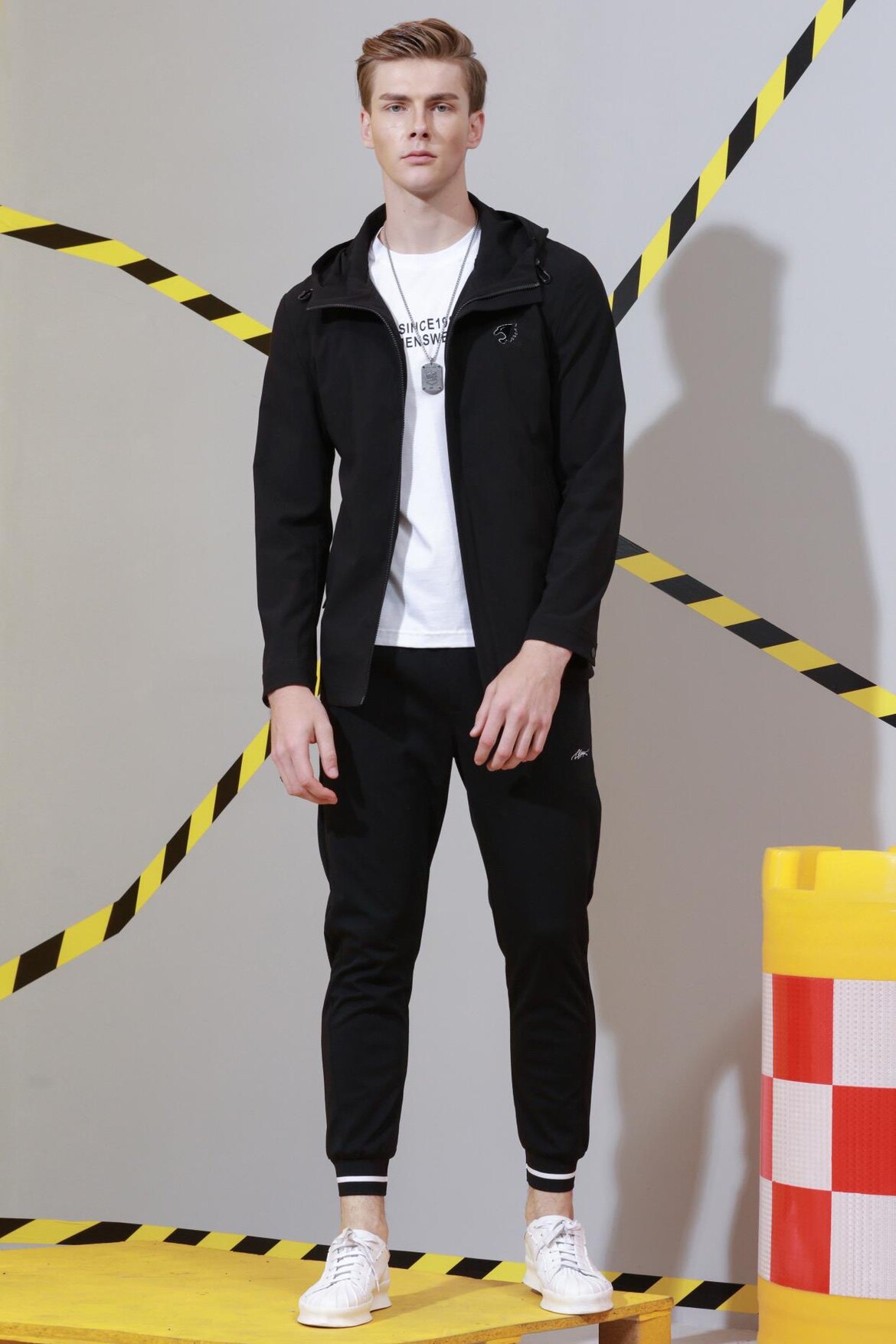 利家春秋男士中长款轻薄连帽夹克防风外套