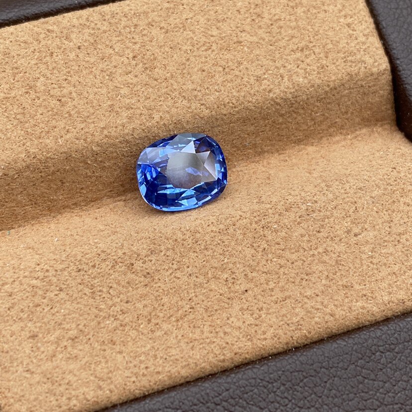 2.36ct 斯里兰卡矢车菊蓝宝石天然 裸石戒面戒指18K定制配GIS证书