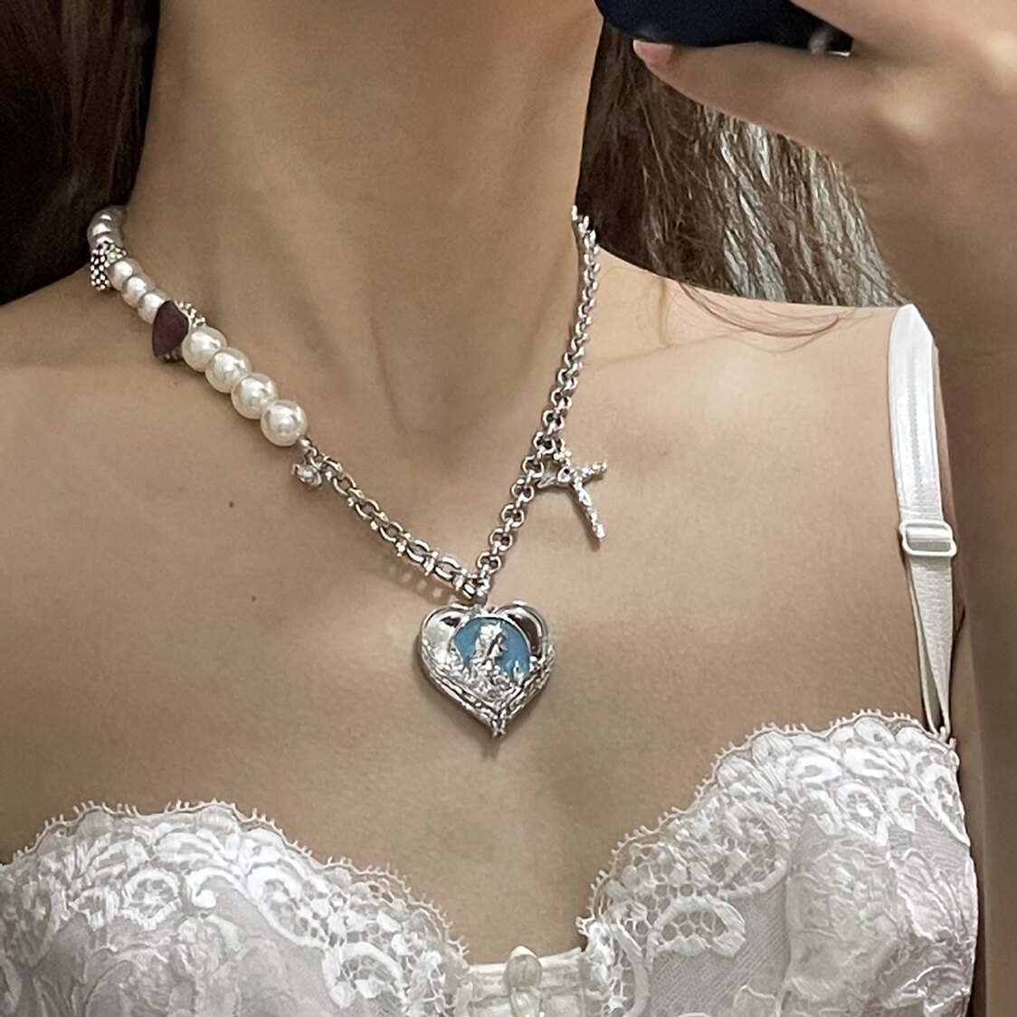 设计镶钻爱心圣母珍珠拼接宝石十字架小众千禧锁骨链项链女