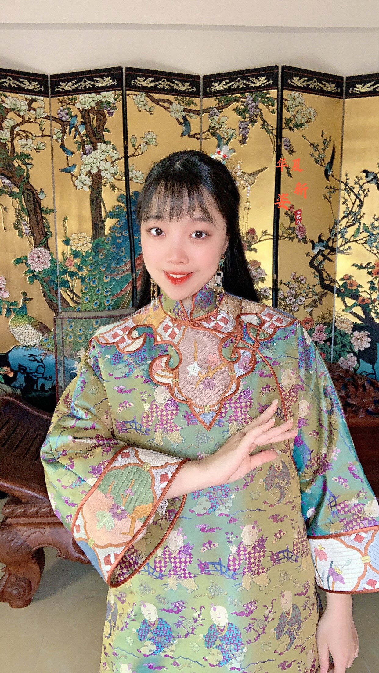 复古中式故宫百子迎福真丝宋锦手工苏绣满绣如意云肩旗袍棉袄长裙