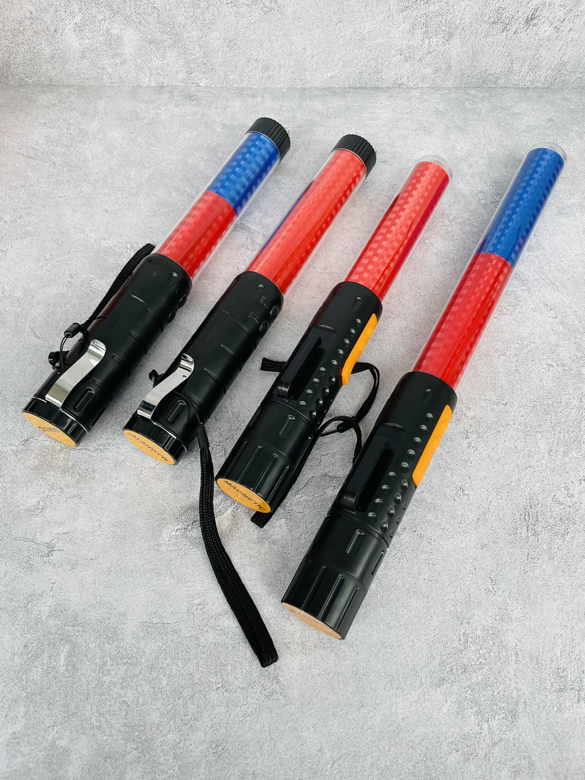 交通指挥棒led充电池多功能警示发光带口哨执勤爆闪手持巡逻夜光