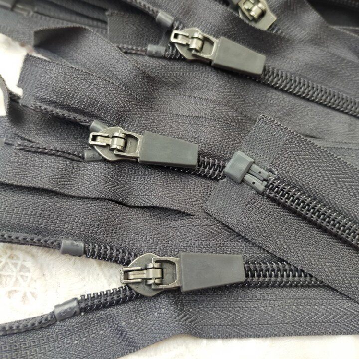 深灰色7号尼龙齿拉链 70cm自锁拉头 耐用顺滑羽绒服棉服拉锁