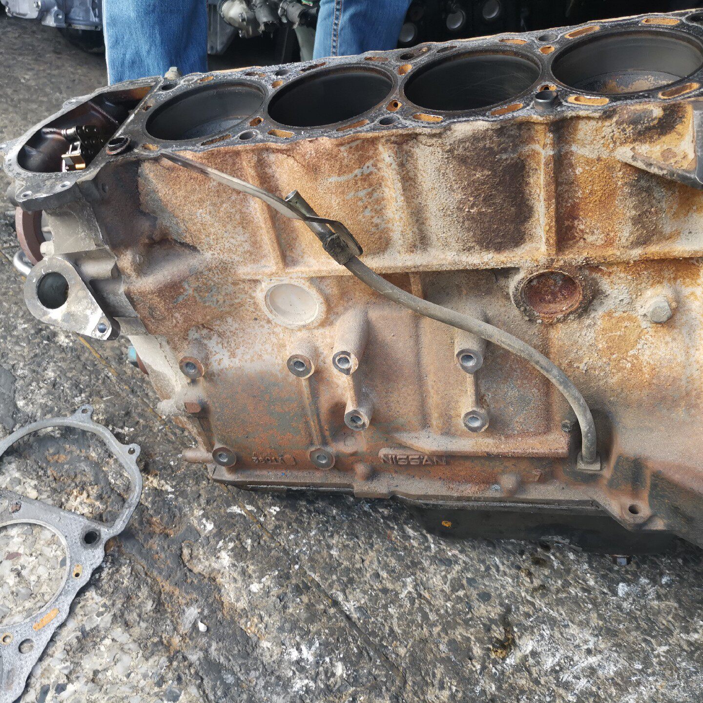 尼桑帕拉丁d22  皮卡 ka24  中缸 缸体  缸盖 裸机 马达 分电器