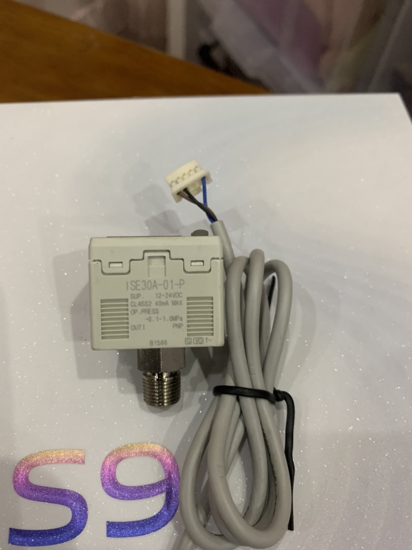 SMC ISE30A-01-P 压力开关 PNP输出 正品