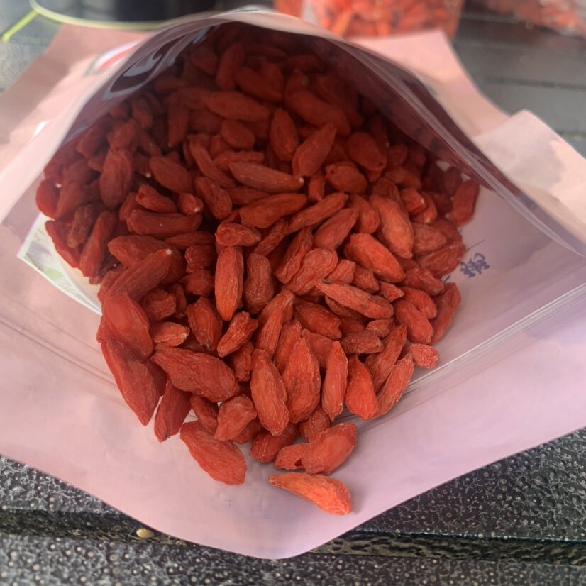 青海高海拔诺木洪沙漠红枸杞500克三级枸杞直播看货现场采摘头茬