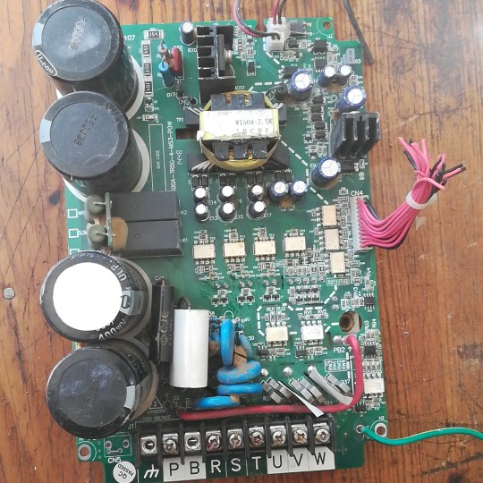 红旗泰HZ赫茨RF300A-7R5G-4-MS3-POW 驱动板  模块 FP40R12KT3