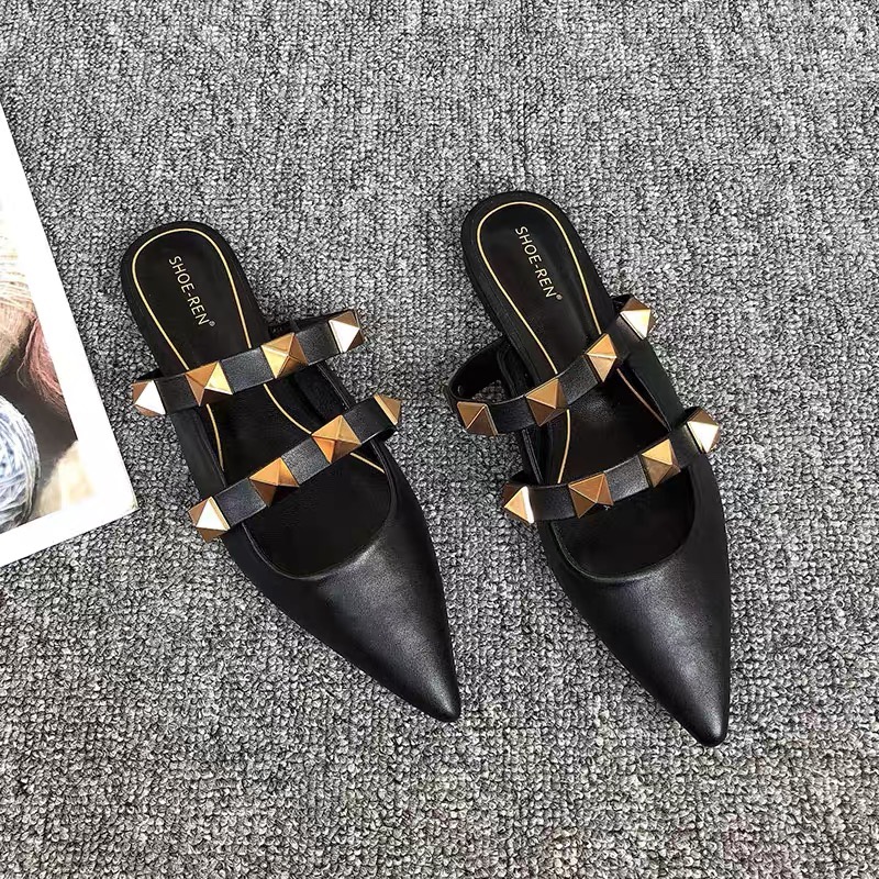 Baotou sandals women's summer wear new fashion versatile rivets with pointed thick heel half slippers