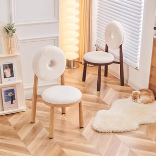 北欧现代简约餐椅轻奢高级感舒适化妆凳家用卧室奶油风休闲椅椅子