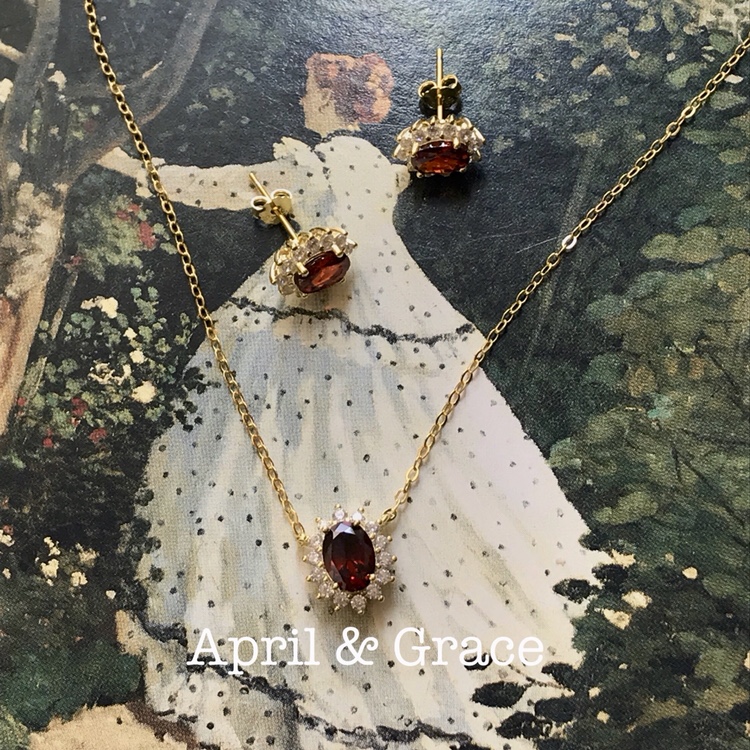 欧美红刚玉搭配银项链